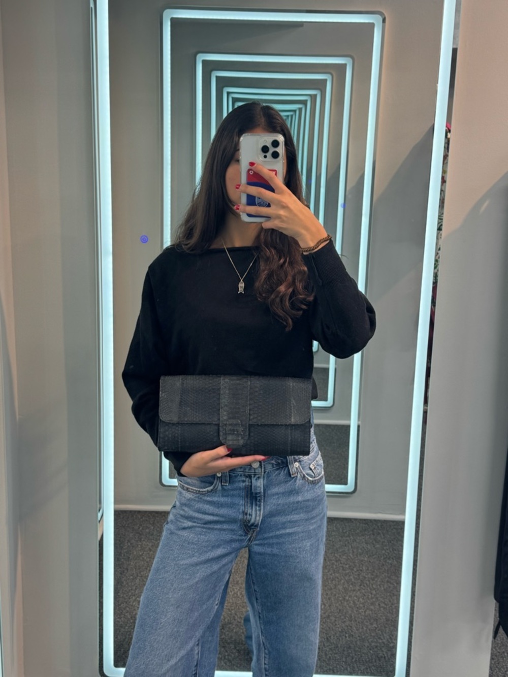 Ximena Kavalekas Clutch